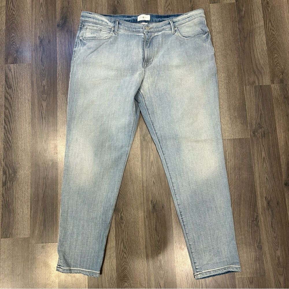 Lou & Grey Slouchy Skinny Jeans in Blue